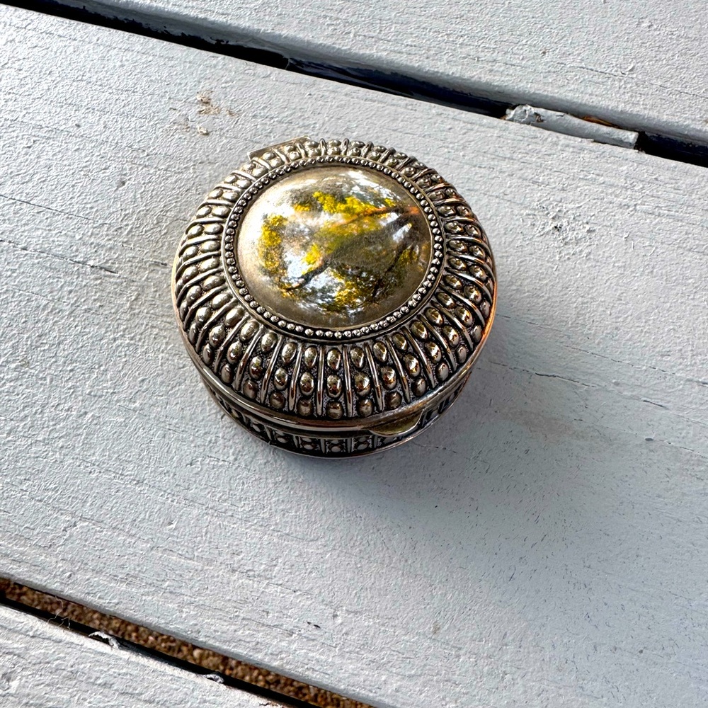 Vintage Sheridan Silversmiths trinket box. - Picture 3 of 9